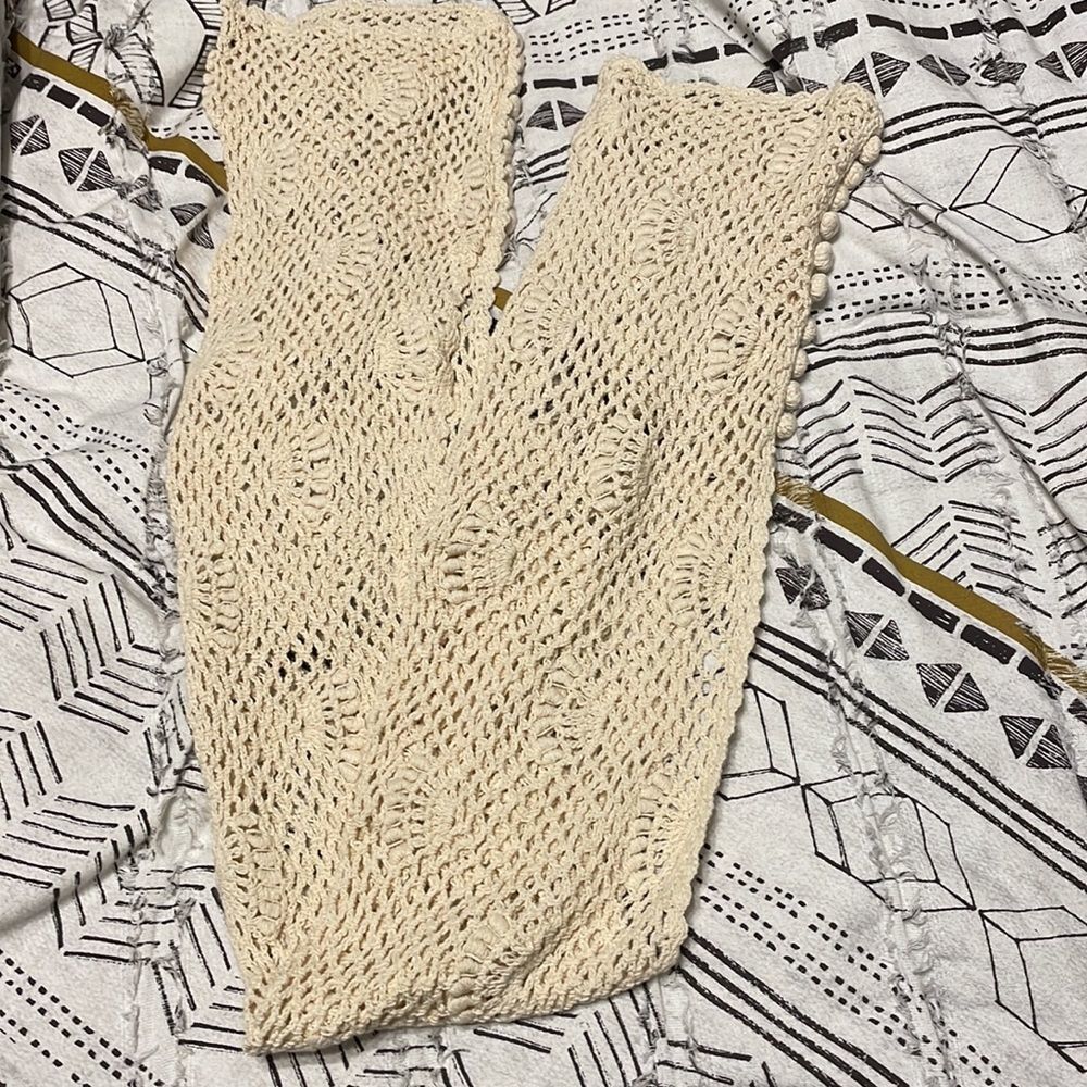 đ
șcrocheted Cream Top - Picture 3 of 4